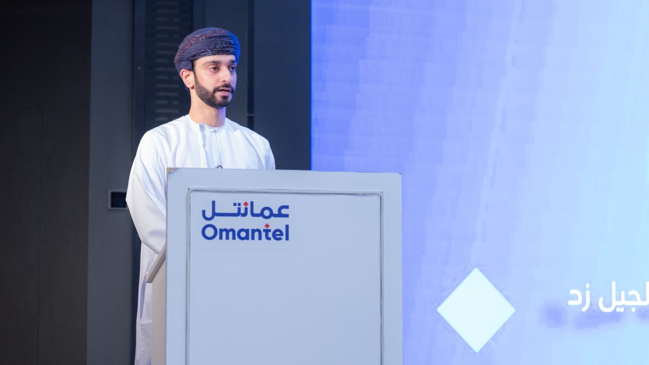Haitham Al Maamari speaking at an Omantel event